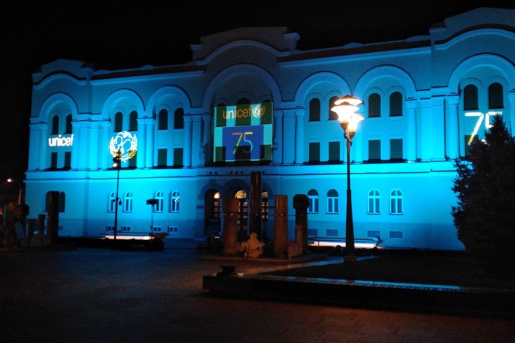 Banski dvor u bojama UNICEF-a