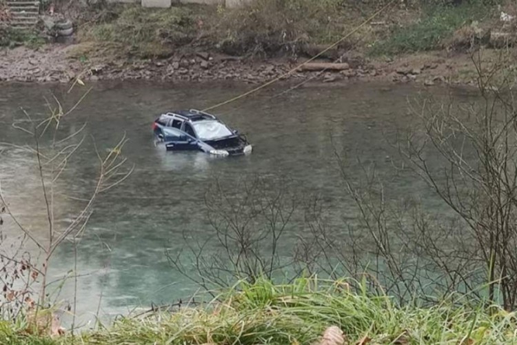 Uhapšen trojac osumnjičen za pucnjavu u Foči, za jednim se još traga