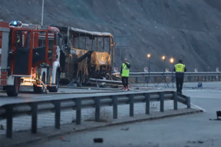 Izgorio autobus s turistima iz Sjeverne Makedonije, najmanje 45 žrtava
