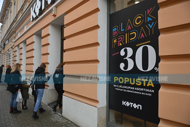 "Crni petak" napunio šoping centre u BiH