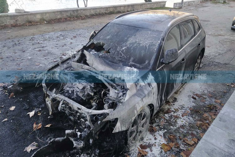 Detalji požara u Trebinju: Zapaljen audi policijskog inspektora