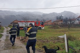 Iz rupe za septičku jamu izvučeno tijelo muškarca