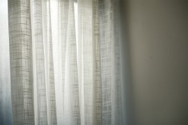 Kako da operete zavjese da izgledaju kao nove