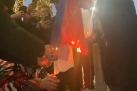 Mediji: Uhapšene dvije osobe zbog paljenja srpske zastave u Tirani