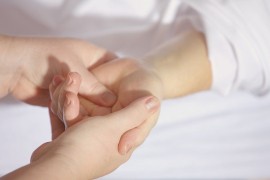 Trnjenje ruku može biti najraniji simptom ovih šest bolesti