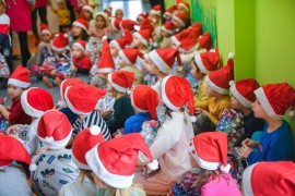 Više od 2.400 paketića podijeljeno mališanima iz banjalučkih vrtića