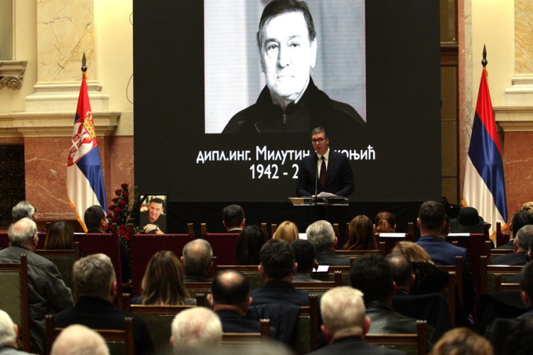 Sahranjen Milutin Mrkonjić, Dačić: Putuj u večnost, dragi ćale