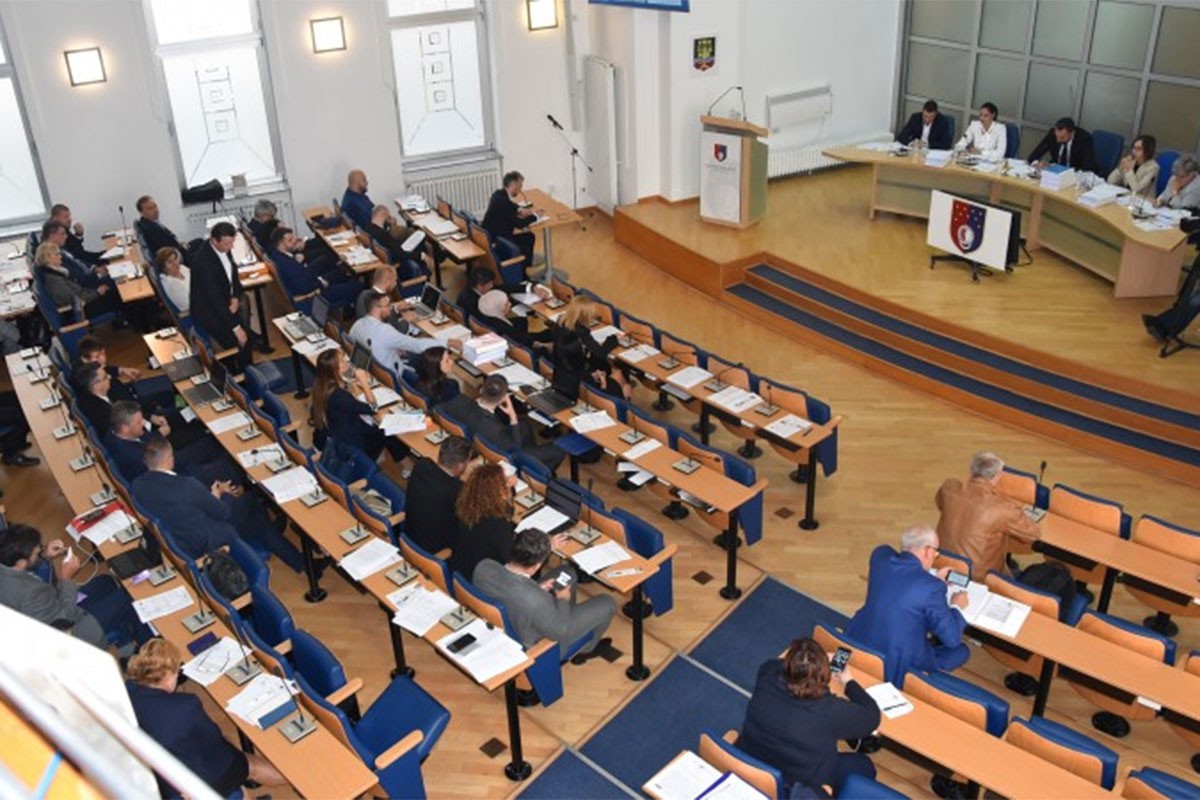 "Tragična smrt male Džene pokazao koliko je sistem nakaradno ustrojen"