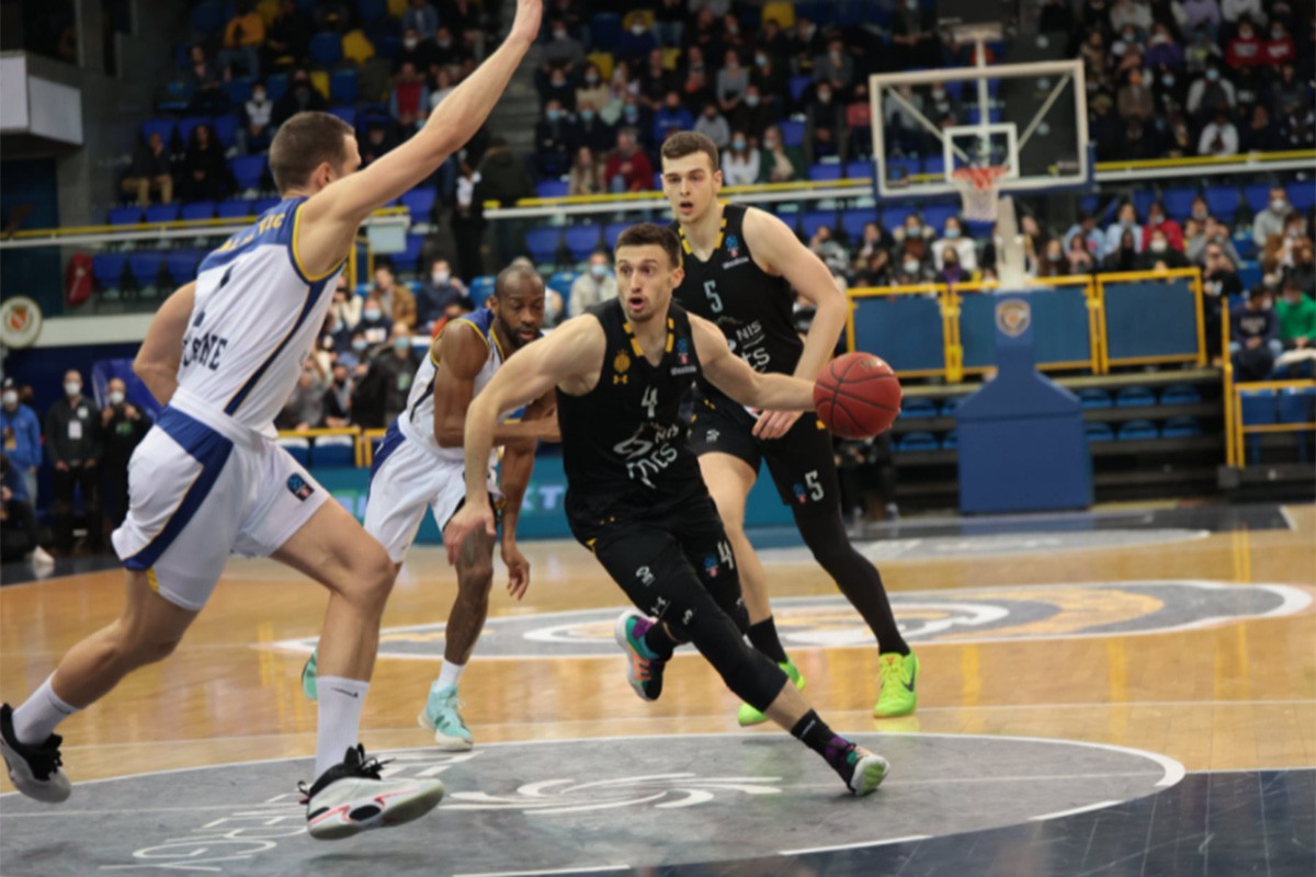 Panter junak, Partizan osvojio Pariz