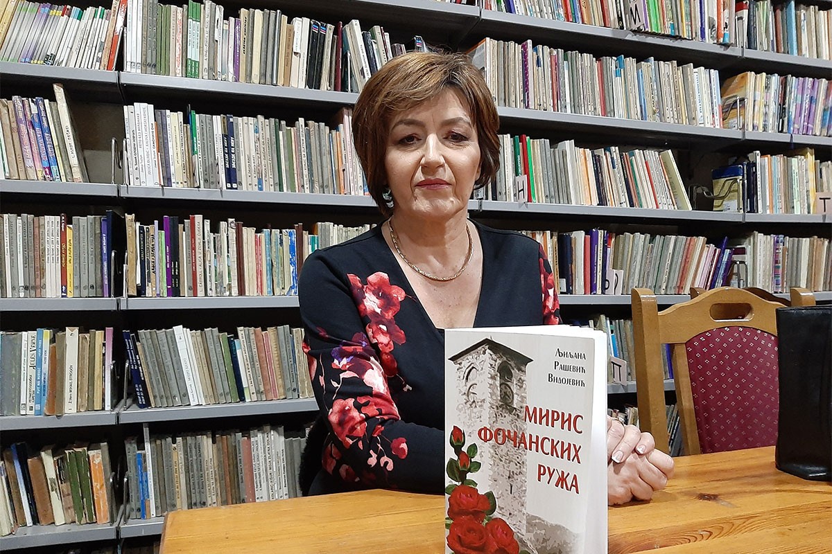 Predstavljen roman "Miris fočanskih ruža"