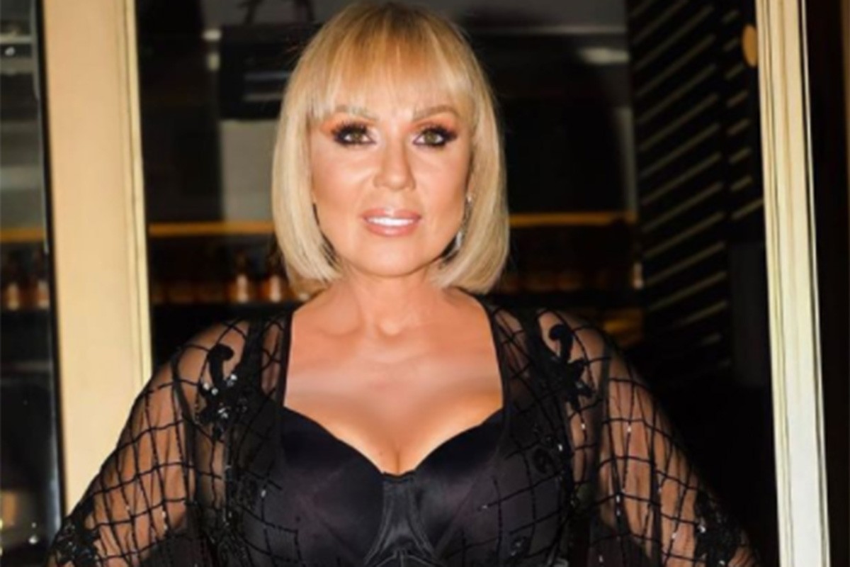 Lepa Brena pozirala u kupaćem kostimu: "Kao vino"