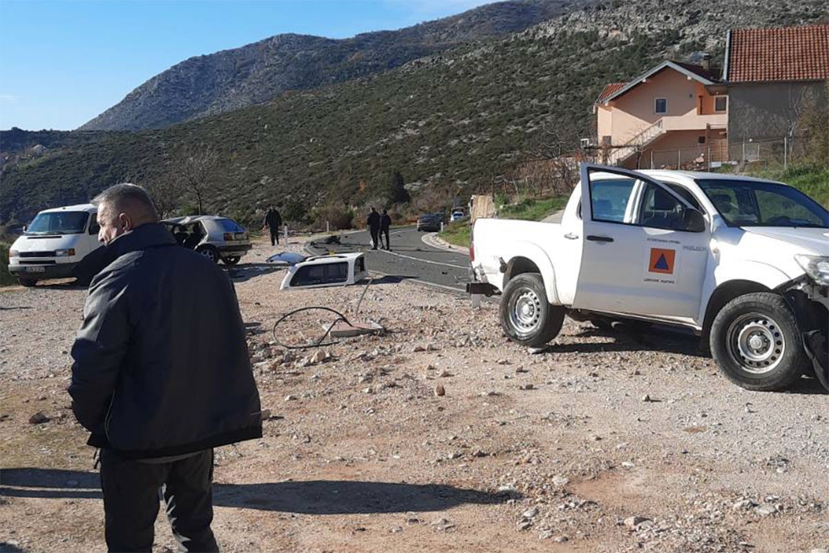 Udes na putu Trebinje - Bileća: Povrijeđen pješak, oštećena tri auta