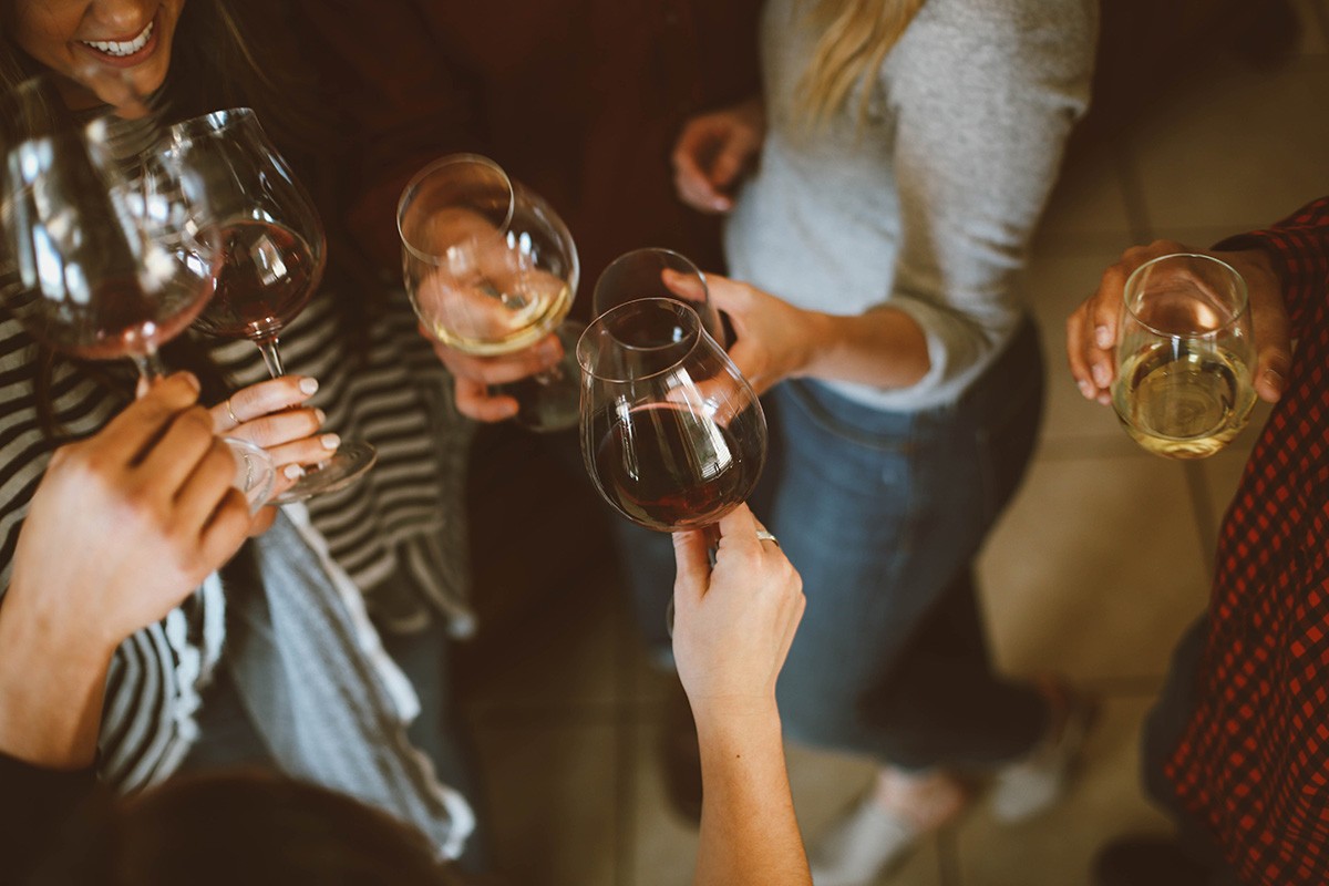 Konzumirali ilegalan alkohol, preminule najmanje 22 osobe