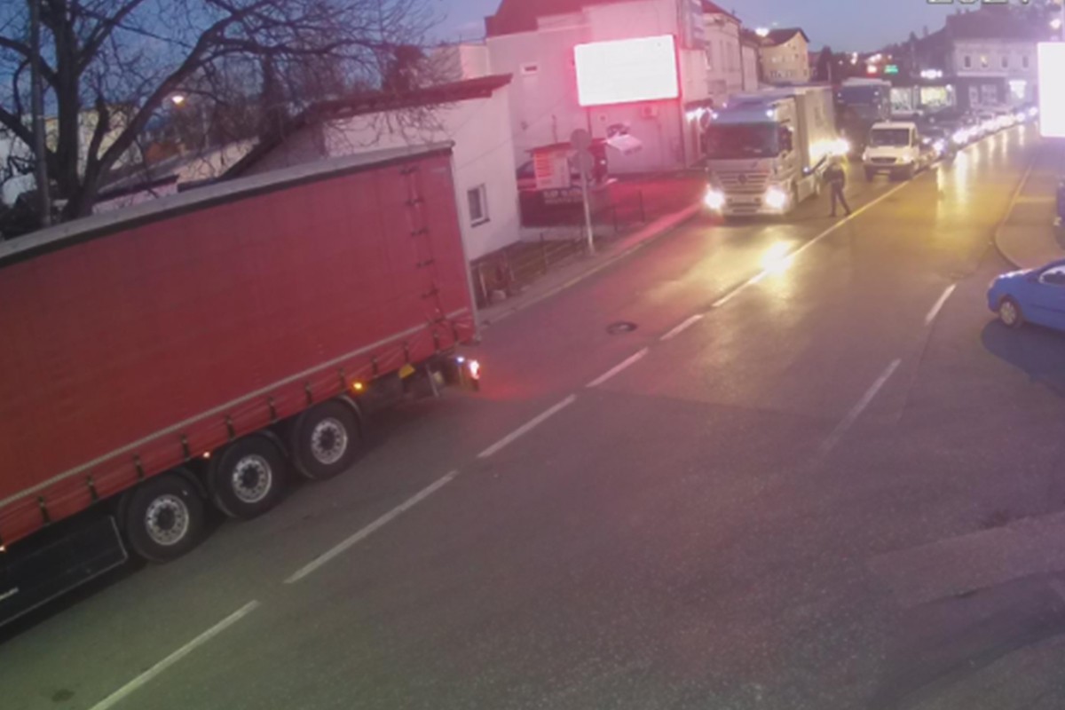 Na GP Gradiška pojačan saobraćaj teretnjaka