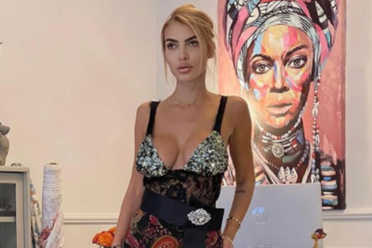 Borjanova supruga se skinula na planini, "gori" u malenom bikiniju