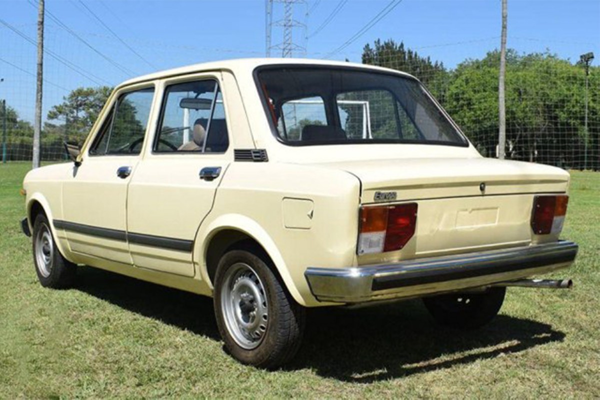 Prodaje se prvi automobil Dijega Maradone