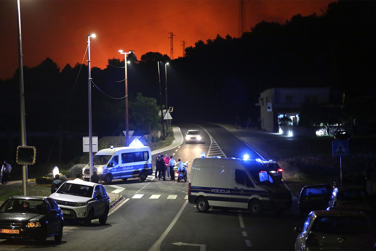 Detalji nesreće u Karlovcu: Teško povrijeđen bračni par i njihovo dijete iz BiH