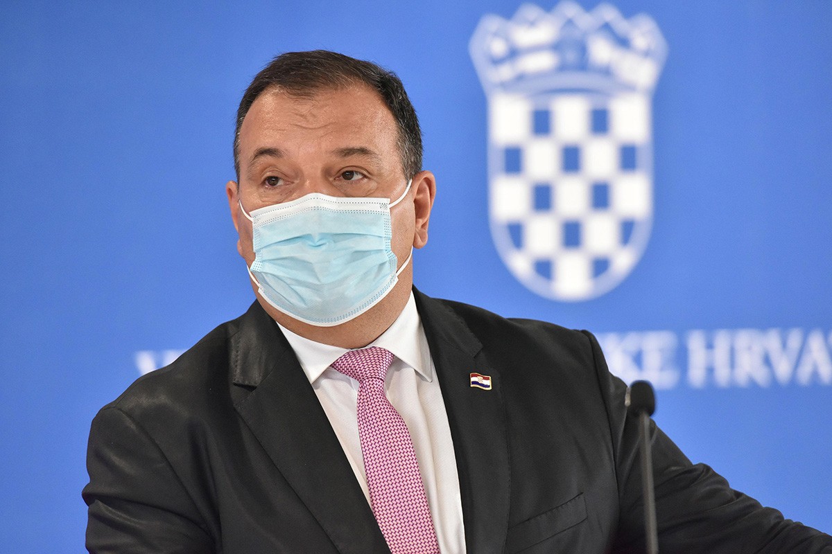 Beroš: Omikron prijetnja svima
