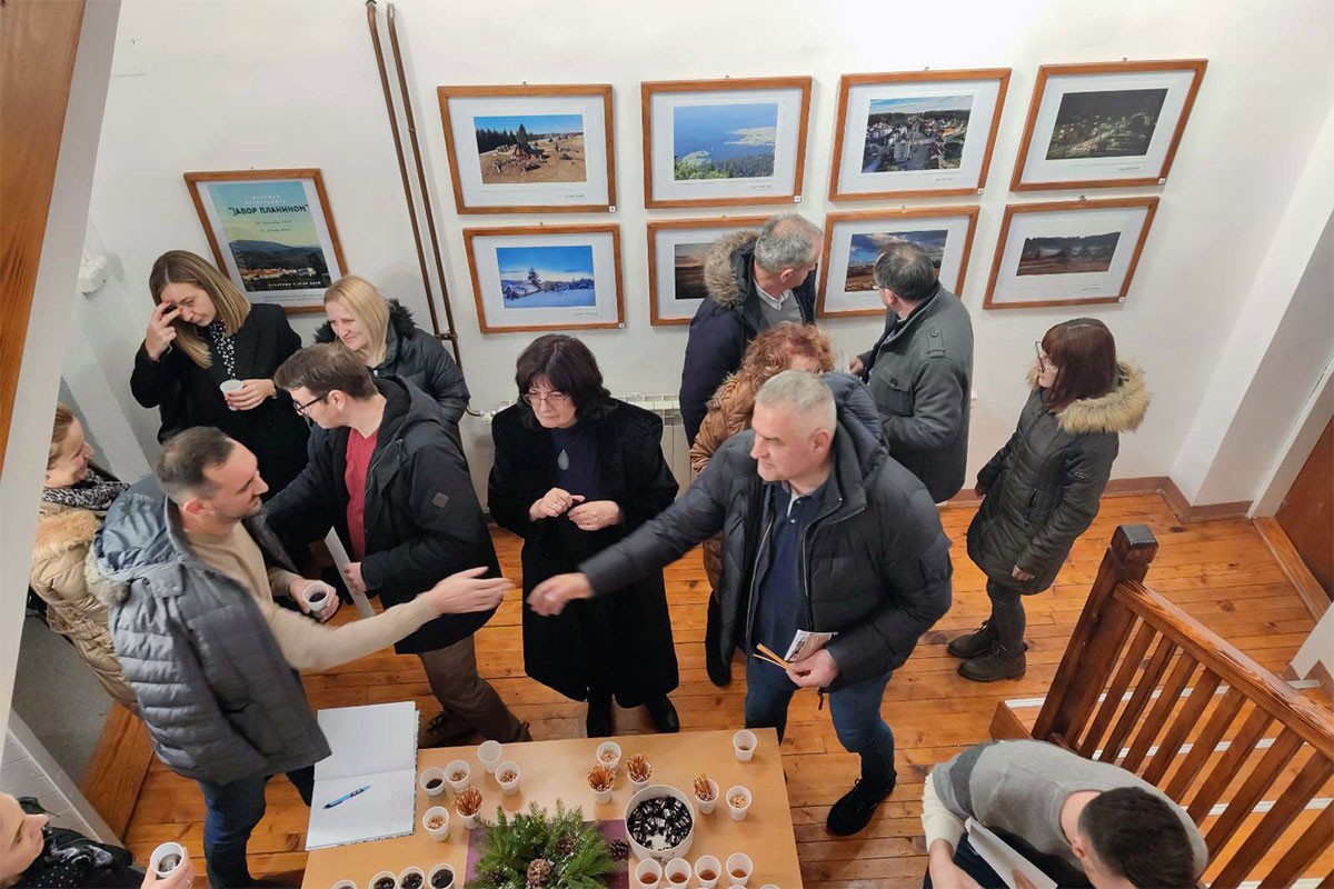 Otvorena izložba fotografija "Javor planinom"