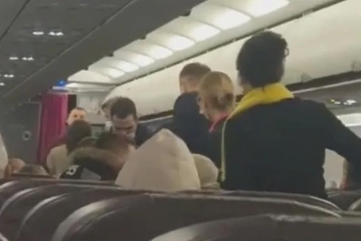 Drama na letu za Tuzlu: Prijetio svima u avionu jer nije htio da sleti u Beograd