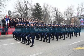 Završen svečani defile, evo ko je sve učestvovao