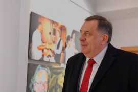 Dodik i Višković pogledali izložbu o Handkeu