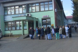 "Bijeli mantili" bez plate zbog politike