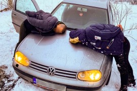 Potjera u Ilijašu: Udarili policajca, bježeći sletjeli sa puta ...