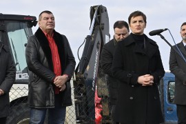 Brnabić: Skandalozna odluka suda i otvorene laži o vakcinaciji u ...