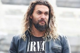 Džejson Momoa nakon razvoda živi u kamperu kod prijatelja u dvorištu