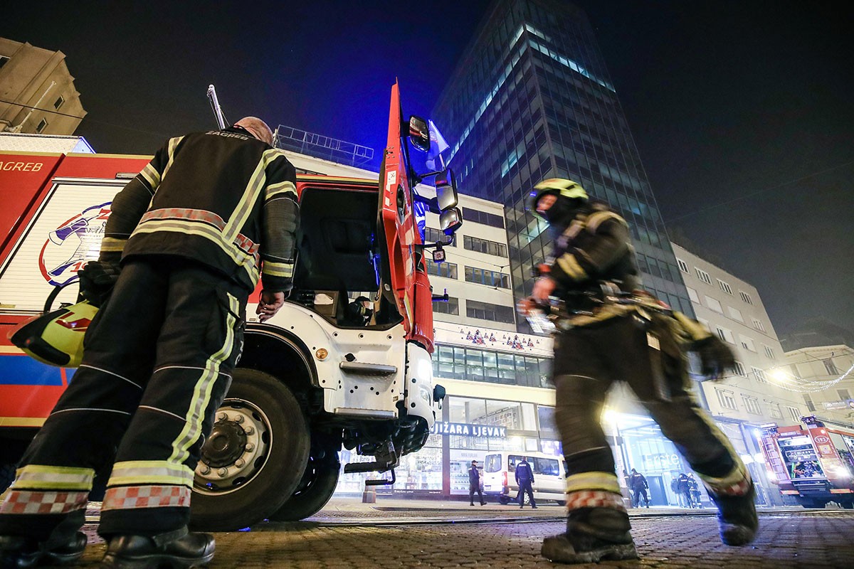 Gorio neboder u Zagrebu nakon ispaljivanja vatrometa