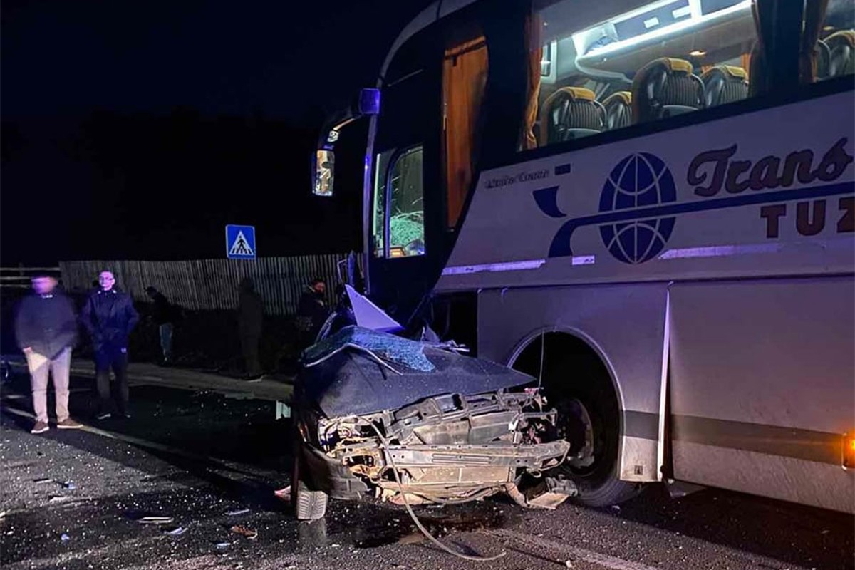 Teška nesreća kod Olova: Muškarac poginuo u sudaru auta i autobusa