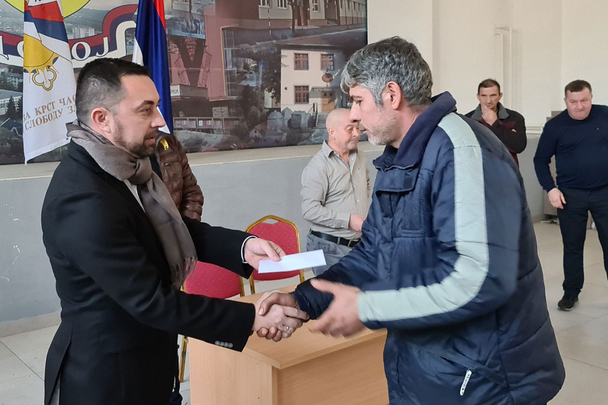 Doboj: Ratnim veteranima po 100 KM