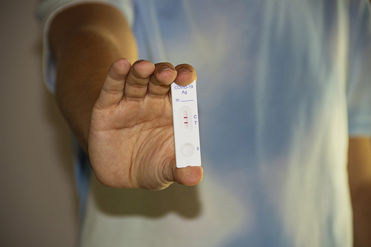 Kako riješiti pitanje bolovanja kada je kućni test na koronu pozitivan