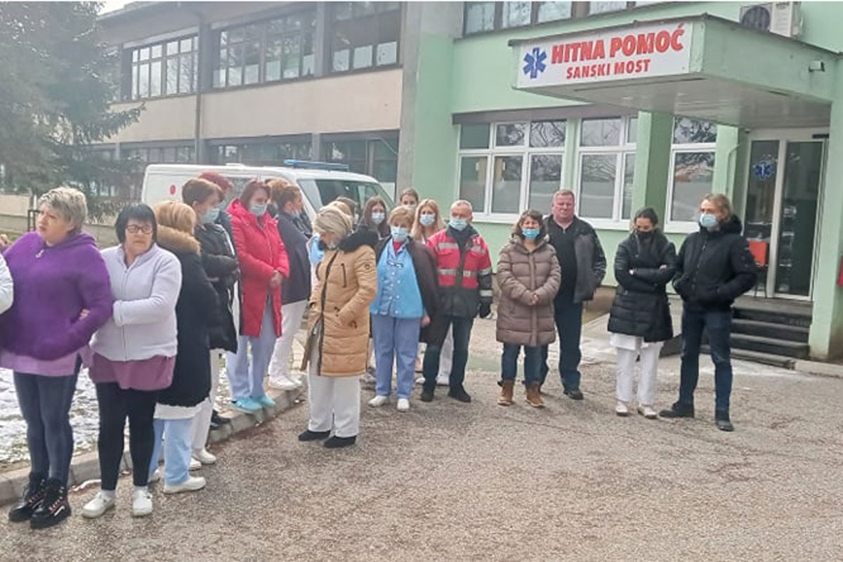 Medicinari bez plate, protestima upozorili vlast