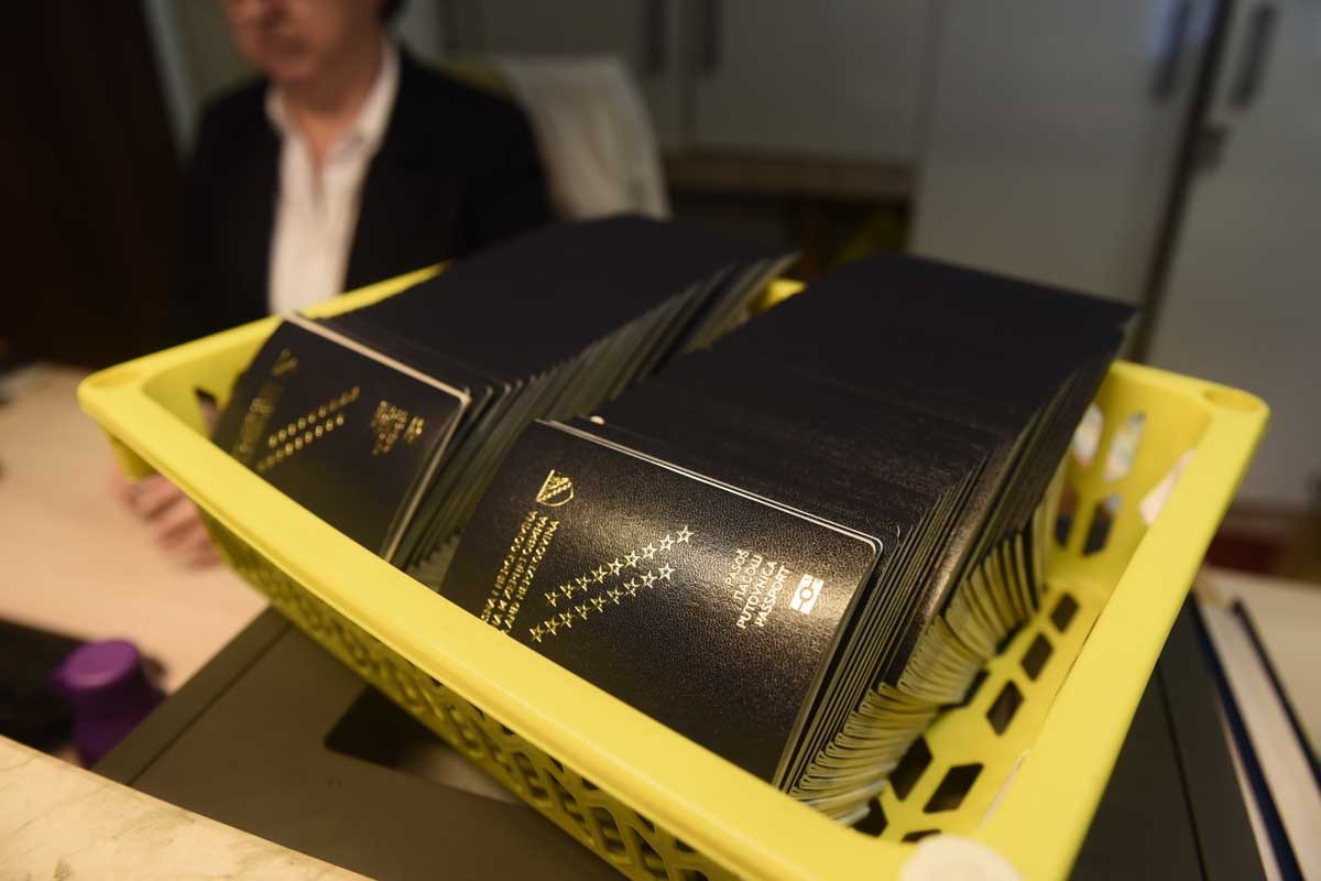 Državljanstva BiH se odreklo 93.210 ljudi