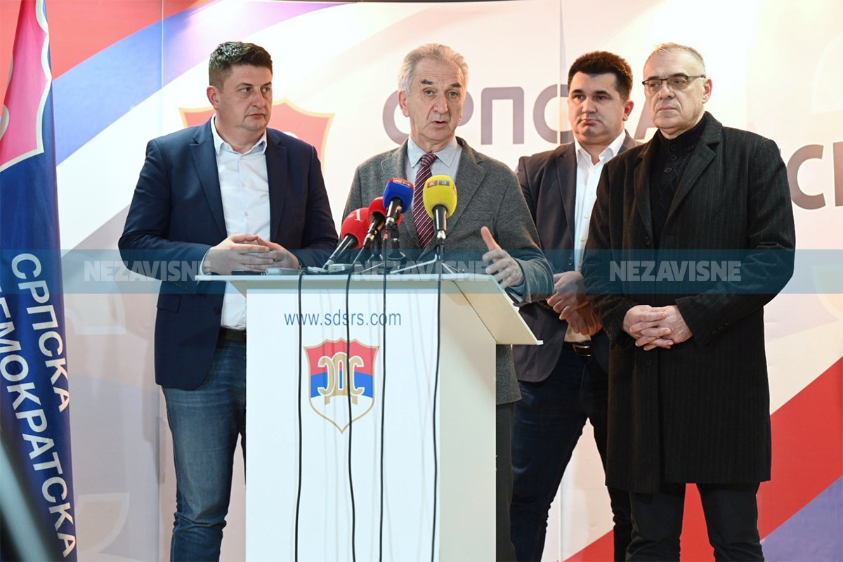 Šarović: Ko je započeo krizu neka izađe sa prijedlogom kako da je prevaziđemo