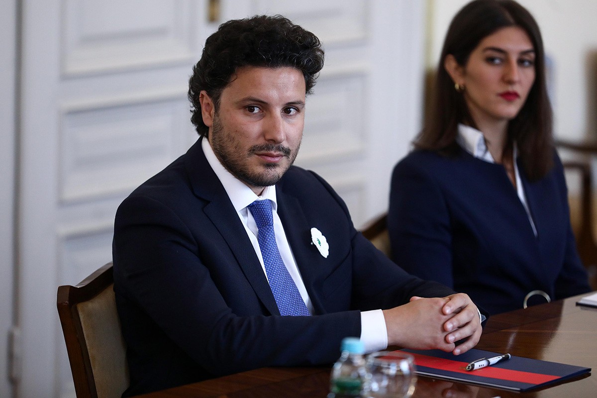 Abazovićeva URA podnijela inicijativu za smjenu Vlade