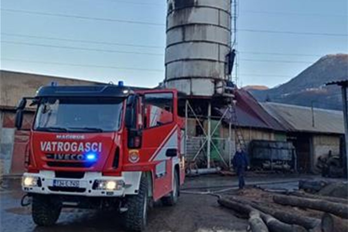 Zapalio se silos za piljevinu u Šekovićima, šteta 30.000 KM