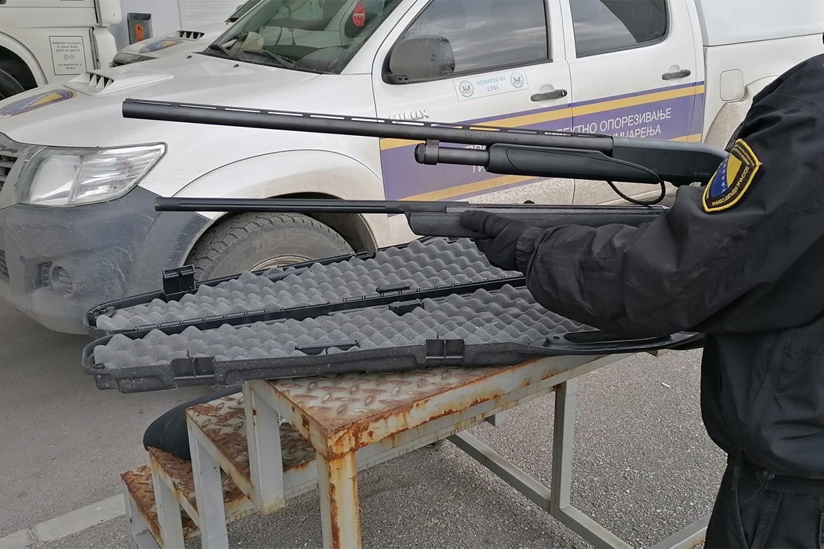Oduzete puške i duvan u vrijednosti od 137.000 KM