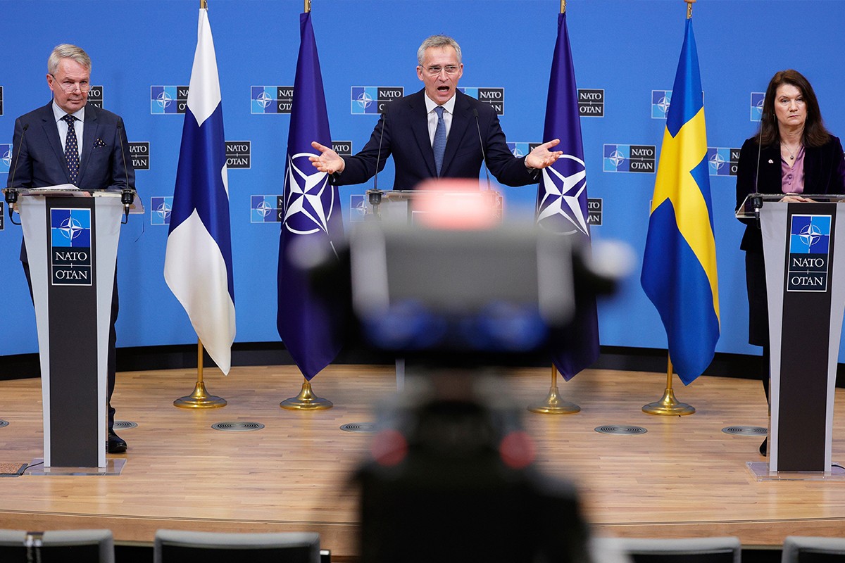 Stoltenberg: Pozivamo Rusiju da odmah deeskalira situaciju