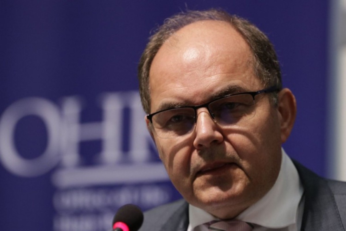 Šmit: Izbori u BiH na jesen 2022. sa ili bez novog zakona