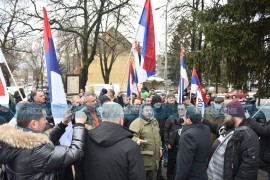 Borci ispred skupštine traže sjednicu o njihovim pravima: Izviždali ...