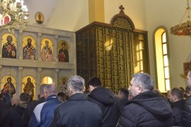 Počelo bogosluženje za ubijene Srbe u Drakuliću i okolnim selima