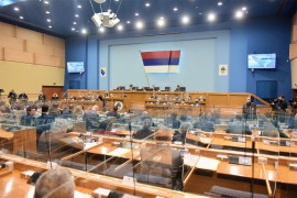 Burno u skupštini: Smajićeva VRS nazvala genocidnom, poslanici traže ...