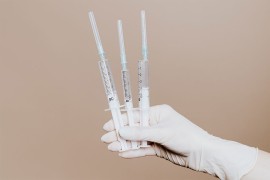 Doktorica uhapšena zbog lažnih potvrda o vakcinaciji protiv korone