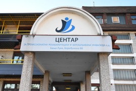 Radnici Centra za rehabilitaciju i zapošljavanje invalida Banjaluka u ...