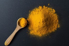 Recept za prirodni lijek od kurkume za ispiranje grla