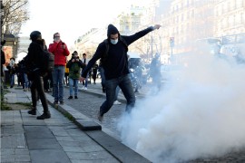 Policija ispalila suzavac na demonstrante u Parizu