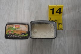 Drogu krio u kutiji od keksa
